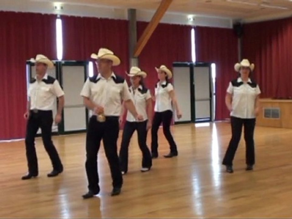 BABY DON'T YOU LET GO line dance