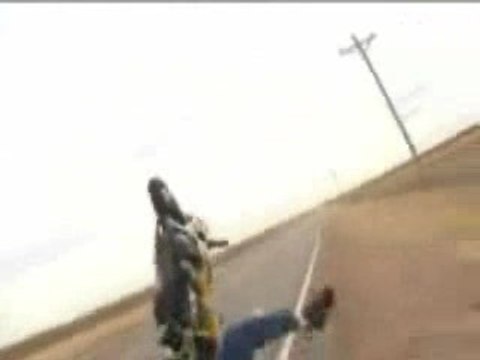 Régis fait de la moto...