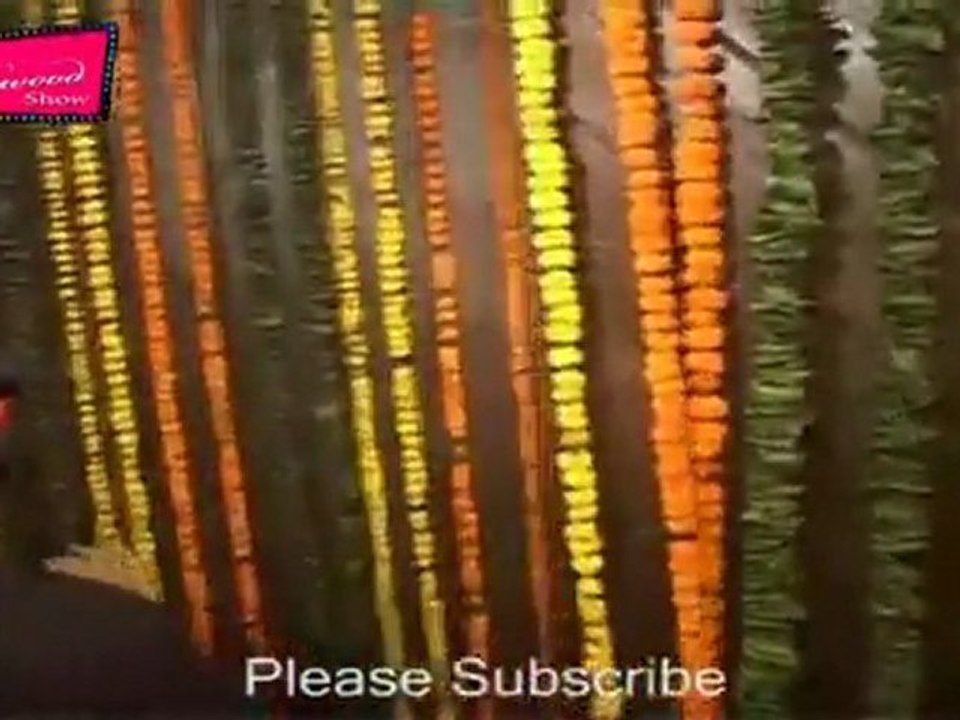 Aishwarya Rai Bachchan Revealed In Pink Dress On Grand Diwali Party