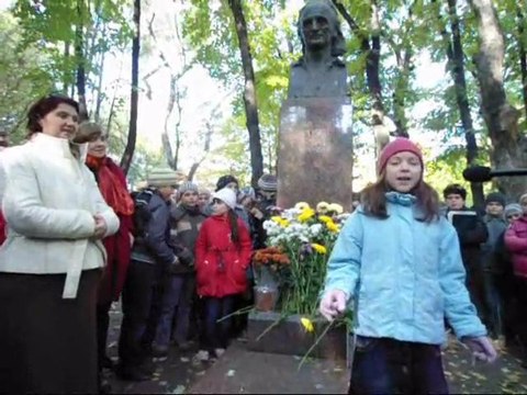 Festivalului Internaţional de Poezie „Grigore Vieru”-Recital de poezie