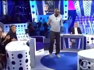 Omar Sy met le Feu sur le plateau d'On n'est pas couché