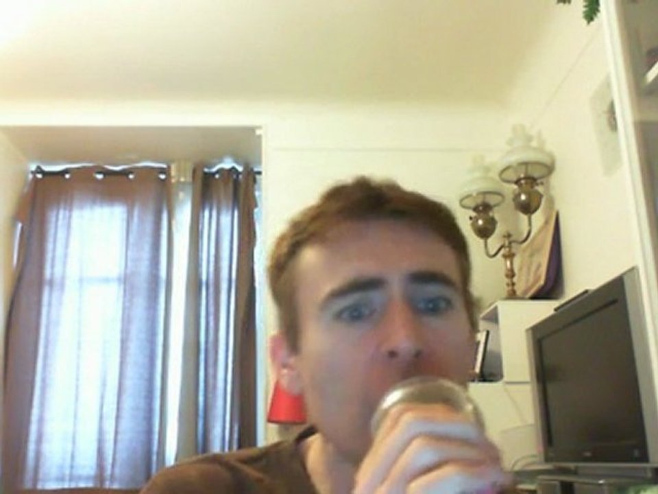 Wiwi égratigne "a chi" de Ricky Shayne