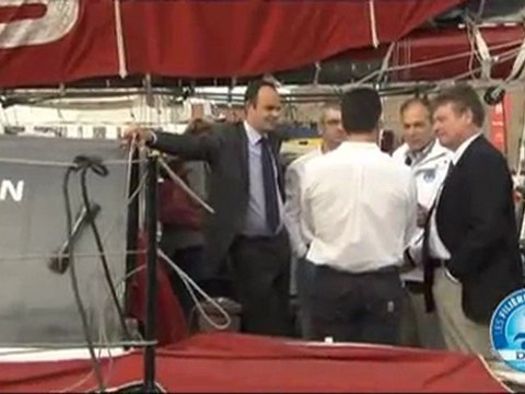 David Douillet en visite sur le 60 pieds DCNS 1000 avec Marc Thiercelin et Luc Alphand