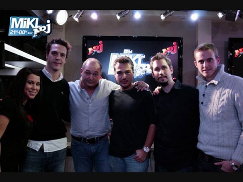 Cauet invite l'équipe de MIKL au Restaurant