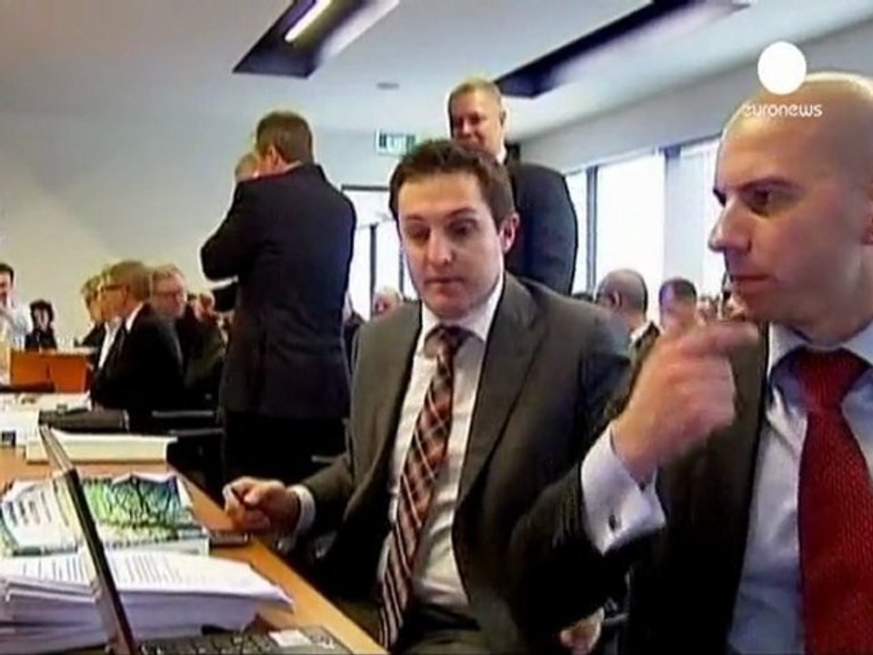 Australian tribunal orders end to Qantas dispute