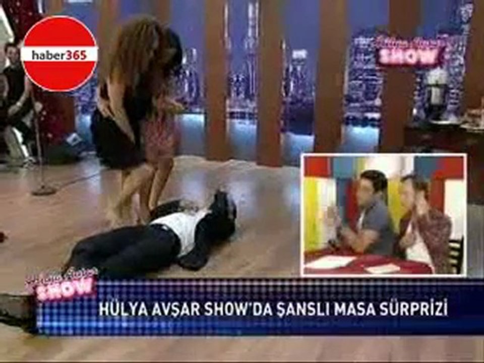 Hülya Avşar Alişan'ın Üstüne Çıktı www.alisanweb.com