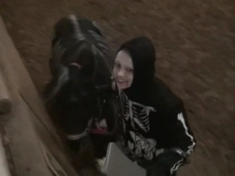 Le 30-10-2011 petit spectacle d'Halloween animé par un jeune cavalier du manège El Cortijo