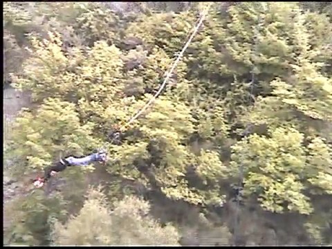 CLEMENT Saut à l'élastique BUNGY 16 JANV 2011