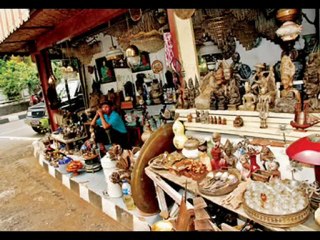 Estreet Services Tours Jakarta With Estreet Staff