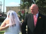 Sakrila mobitel u haljinu pa ga izvukla usred svog vjenčanja