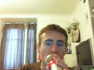 Wiwi égratigne "burn" d'Usher