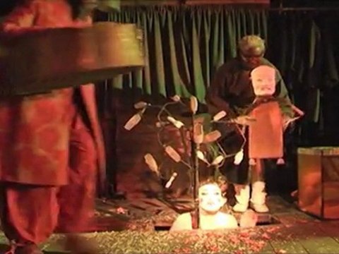 Arts de la rue - La fabrique des petites utopies - Les enfants d Icare , filmé à Villeneuve en Scène 2011 à Villeneuve les Avignon (30).