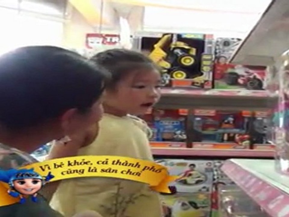 Mua búp bê tặng bà ngoại! Choáng!!! =))