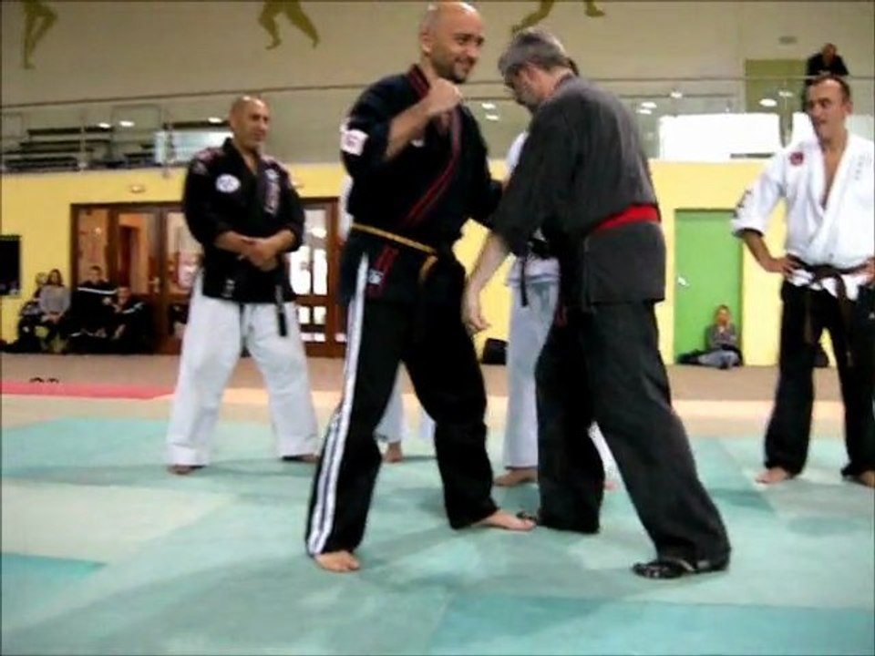 Chris Thomas stage Kyusho jitsu 2011