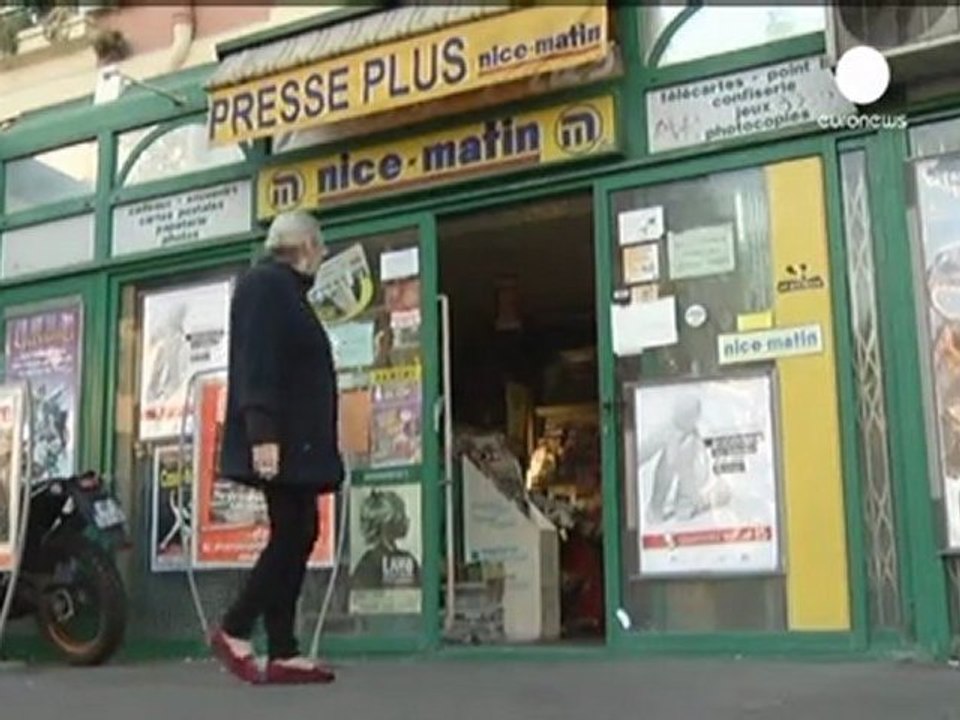 La crise plombe les bourses et révolte les indignés