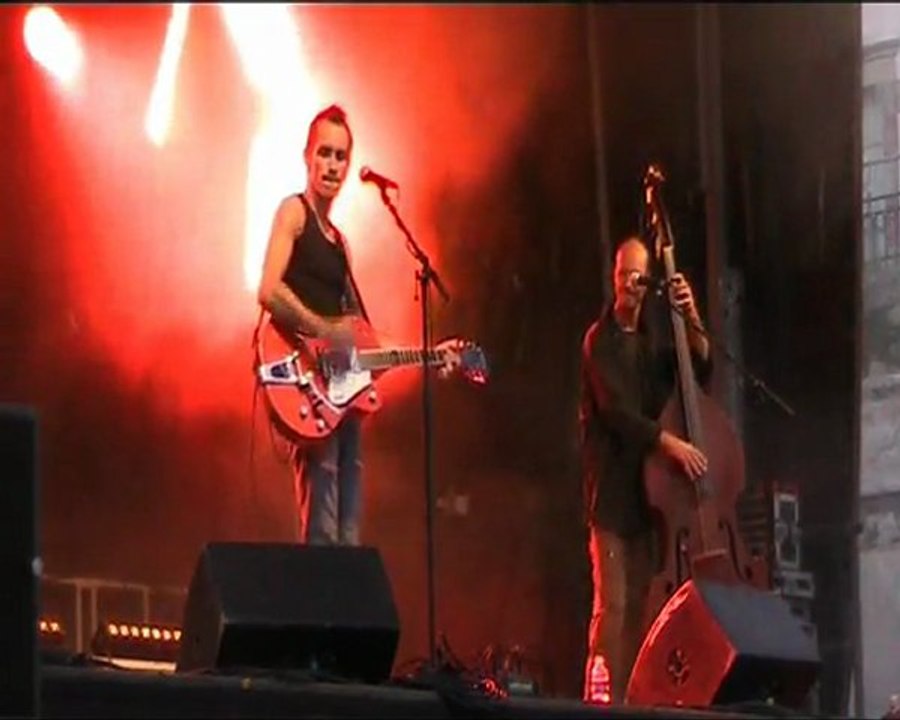 Malou, Chanson à Swing :  La non-demande en mariage -Live-