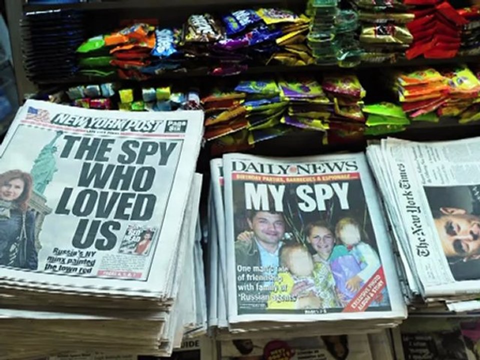 Echter FBI-Agentenfilm: Schöne Spionin bei der Arbeit