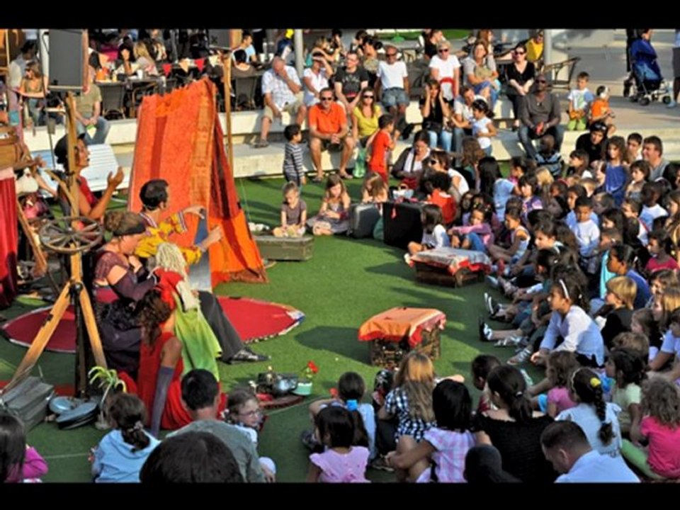 FESTIVAL THIAIS VILLAGE 2011 - Direction artistique Cie PROGÉNITURE