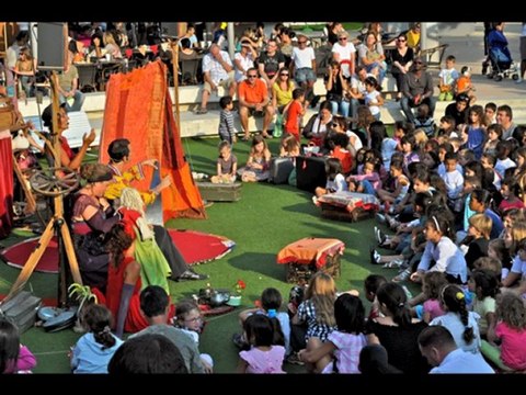 FESTIVAL THIAIS VILLAGE 2011 - Direction artistique Cie PROGÉNITURE