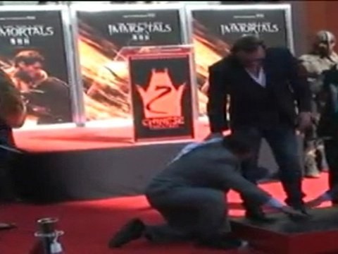 El actor Mickey Rourke inmortaliza sus huellas en Nueva York