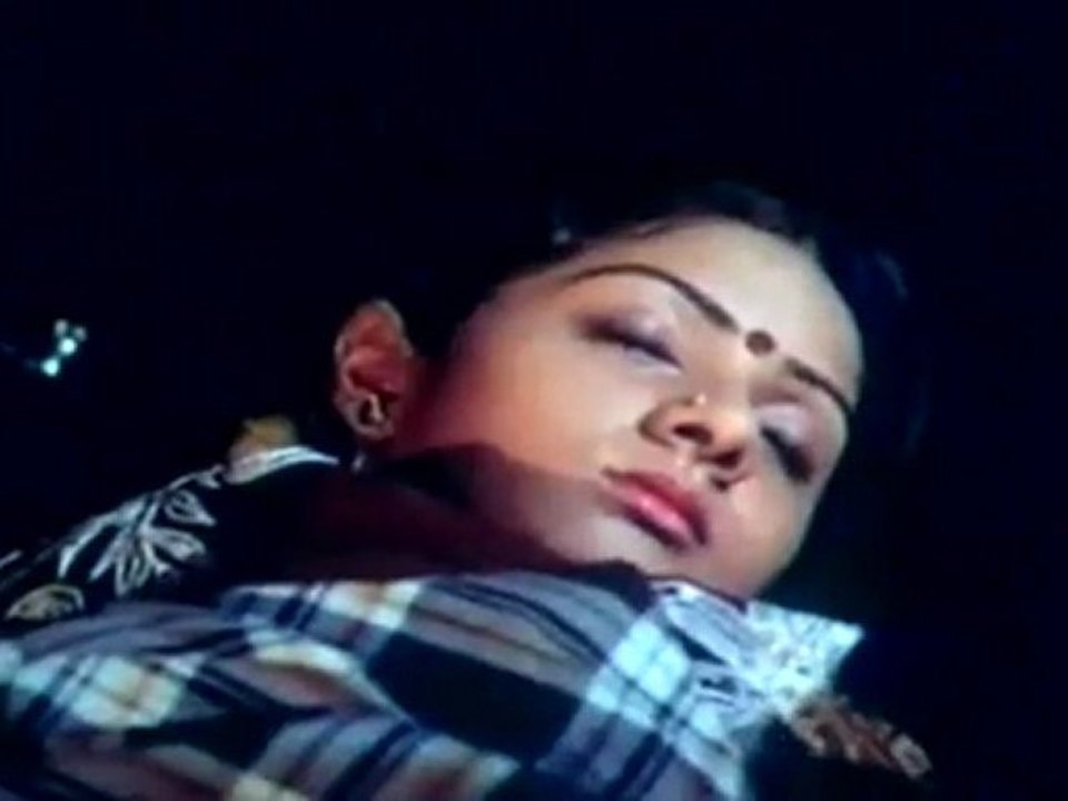 Pakalil Oru Iravu-scene 15.mov
