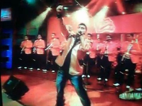 LUIS ANTONIO LOPEZ MIMOSO EN PA LA BANDA NIGHT SHOW....CANTANDO ACA ENTRE NOS Y HOY TE PERDI
