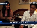 EXCLUSIVE - Shah Rukh Khan shows card tricks!