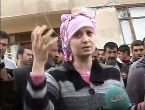 Deprem Anında Çekmeye Giren Bebek - Bitlis News
