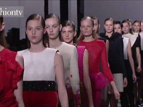 Runway Finales 2 ft Lady Gaga - Fall 2011 Paris | FTV