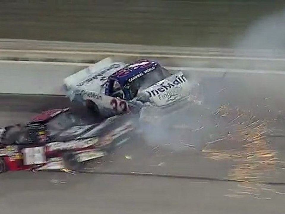 NASCAR Truck Series Texas 2011 Big crash Kyle Busch Hornaday