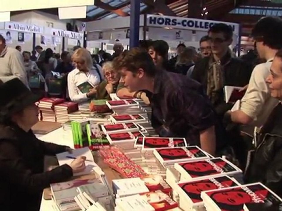 Grands et petits éditeurs à la Foire du Livre à Brive-la-Gaillarde