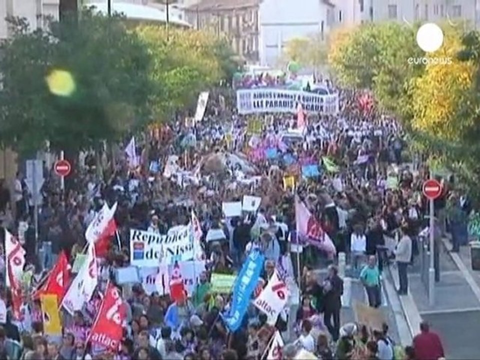 Cannes zirvesi açılışı protestoculardan