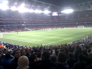 Les Marseillais dans le virage de l'Arsenal Stadium