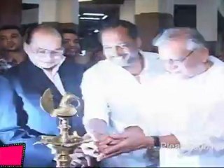 Nana Patekar & Gulzar Light Lamps At "Silver Calligraphy" Book Release