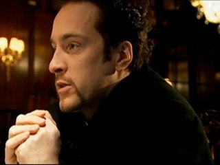 Derren Brown plays chess