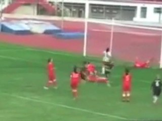 Παίκτρια του ΠΑΟΚ πανυγηρίζει βγάζοντας την μπλούζα της