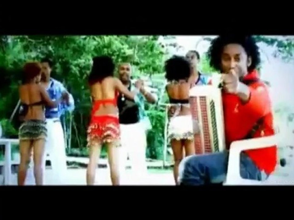 STEPHANIE & MEDICIS( R.I.P) - TSY MISY ROIROY - VEEJAY MARCELLIN REMIX RAGGA BANAIKY 2011