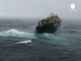 New Zealand: fresh fears stricken ship could break up