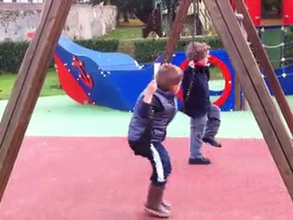 balançoire au parc de bures