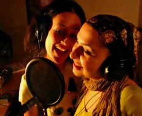 Hey Onbeşli - Ayça ışıldar ve Özlem Türay