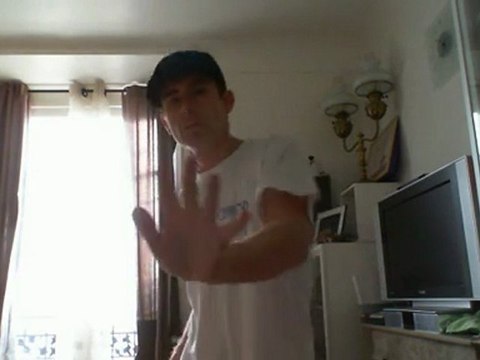 Wiwi kameloualise everybody say hou hou hou