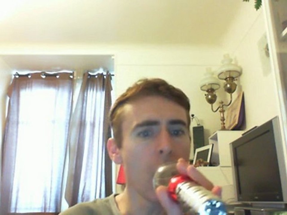 Wiwi égratigne "nous deux" de Line Renaud