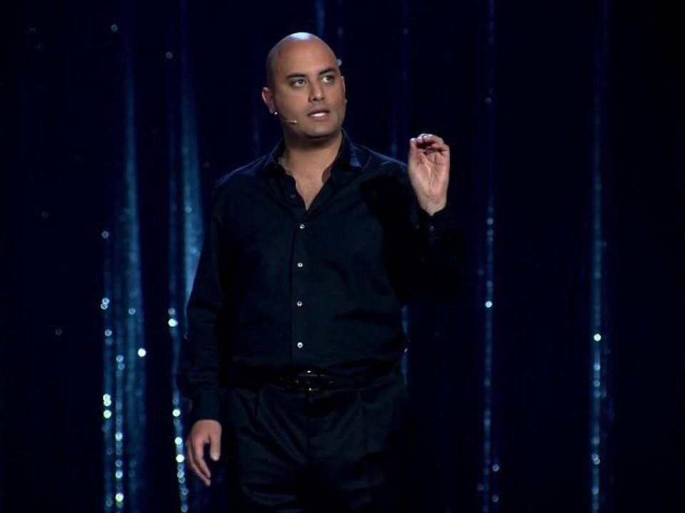 Exclu 10 minutes du dvd "Jérôme Commandeur se fait discret" actuellement dans les bacs ou directement ici : http://bit.ly/sjc2Zm