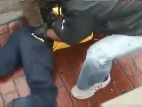 POLICE SMASH UP CAR: Officers who attacked vehicle keep jobs