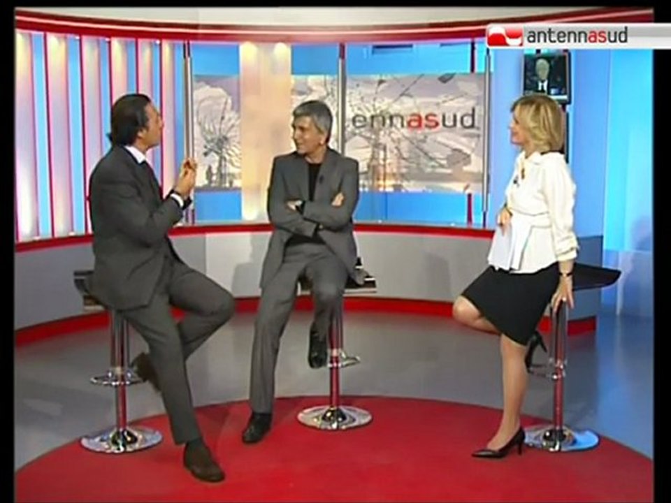 TG 02.11.11 Vendola ad Antenna Sud: "Andare a elezioni gioverebbe all'Italia"