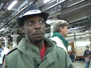 Contre-G20 : visite du QG des altermondialistes avec un "indigné"