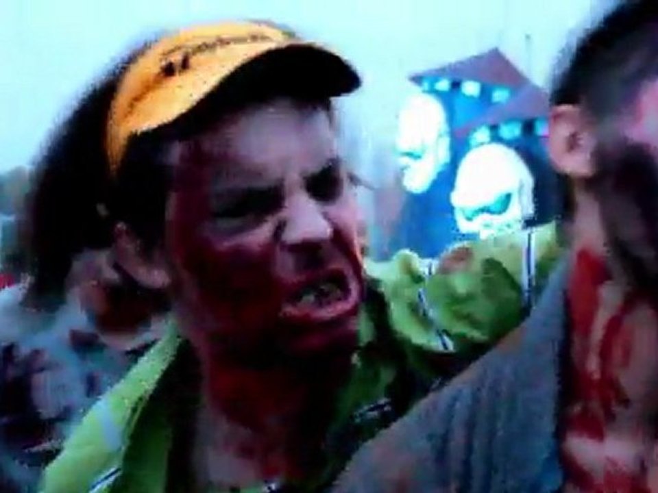 MARCHE ZOMBIE PARC ASTERIX AOA