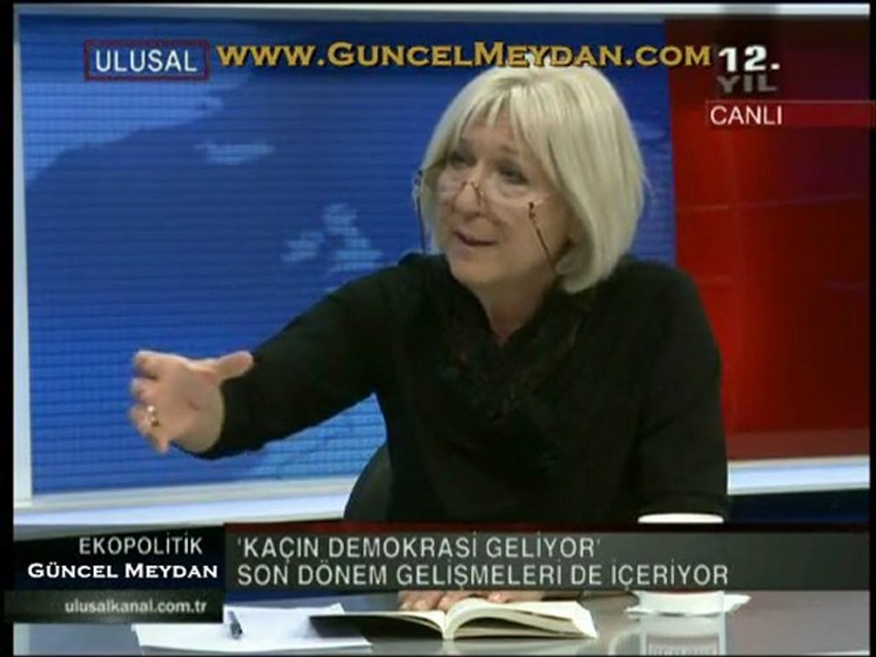 Ekopolitik - 3 Kasım 2011 / Banu AVAR - "Kaçın! 'Demokrasi' Geliyor!"