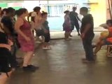 VOYAGEZ A CUBA AU RYTHME DE LA SALSA.ECHAUFFEMENT CONGA SANTIAGUERA AVEC NOTRE PROFES WILLIAM ET BELKIS