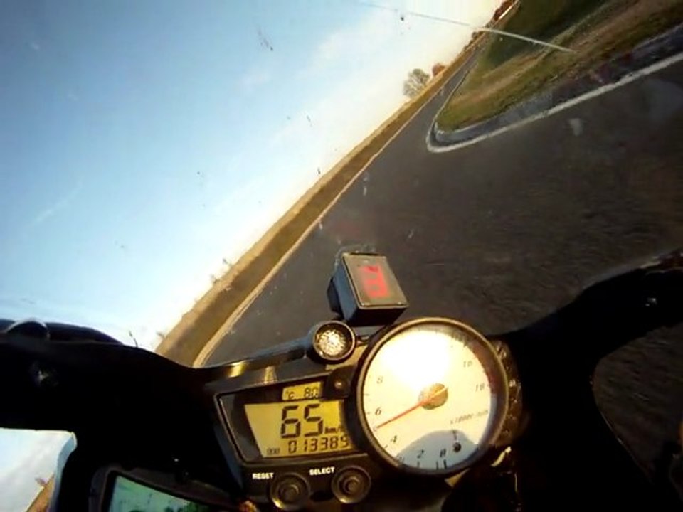 Roulage Carole Moto - Vue Avant